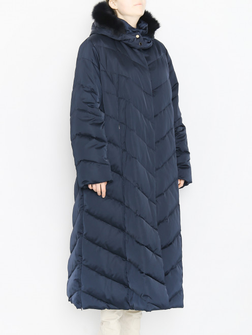 Стеганое пальто с капюшоном с отделкой из меха лисы Marina Rinaldi - МодельВерхНиз